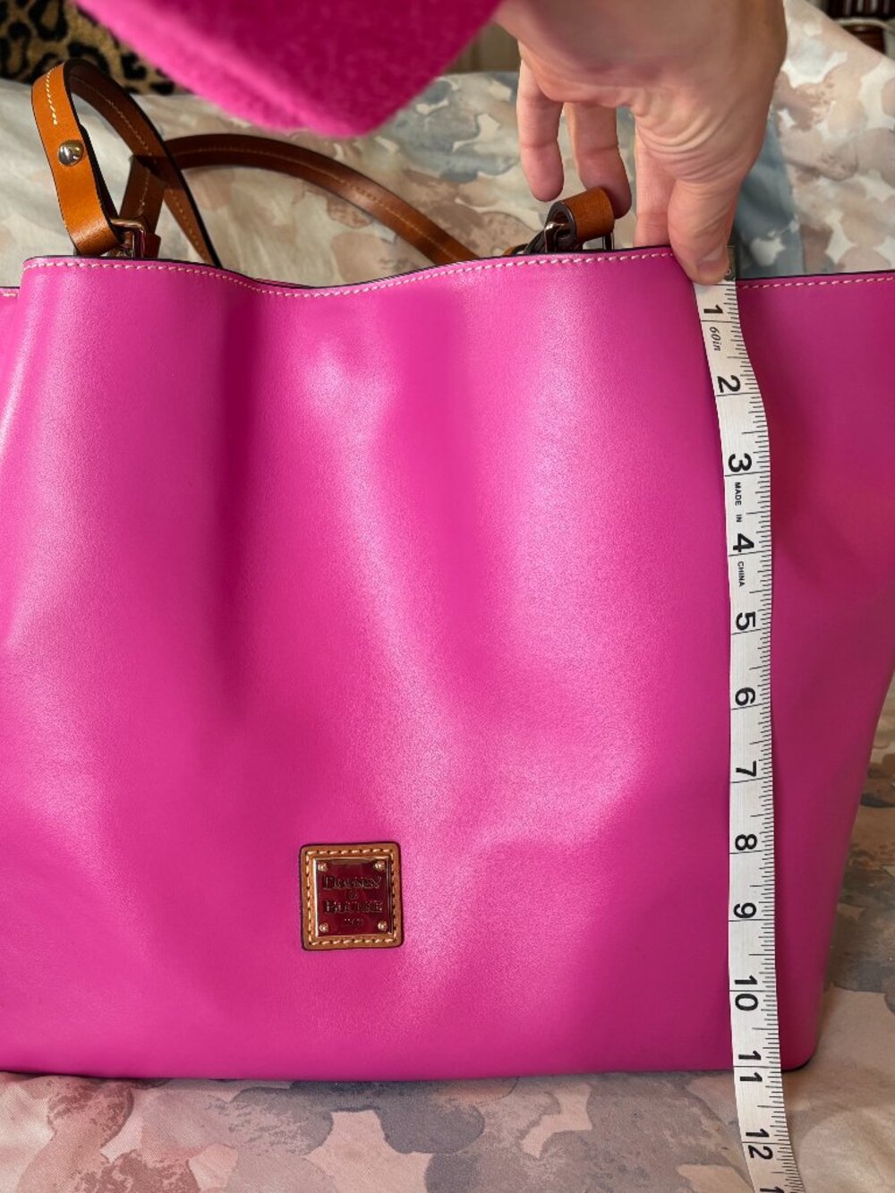 Dooney & Bourke Smooth Leather Fuchsia Flynn Tote/Shoulder Bag - Picture 3 of 10